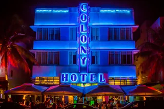 灯具,霓虹灯广告,卡通动漫人物,,南海滩的夜与光