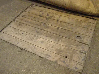 阿勒斯利钟楼陷阱门