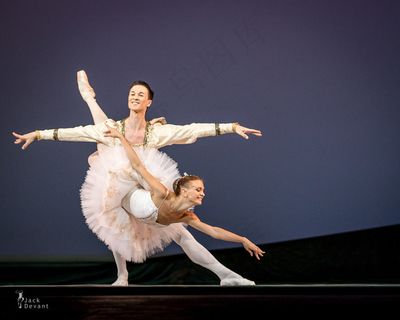 人物活动,芭蕾舞,屏幕截图,卡通动漫人物,芭蕾舞剧,玛格丽塔（Margarita Demjanoka）Sergei Neikshin