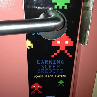 屏幕截图,钢笔,圆珠笔,邮筒,中控台,酒店门标签