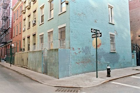 建筑,城市街道,巷道,居民楼,门,纽约市我最喜欢的街角之一