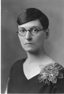 米尔德里德·亚当斯·芬顿(1899-1995) 米尔德里德·亚当斯·芬顿(1899-1995)