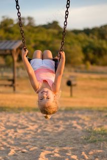 人物活动,女孩,卡通动漫人物,小狗,光头强,摇摆里斯