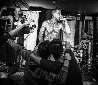 书场,摇滚乐队,轿车,烟斗和啤酒品脱-萨拉戈萨2015年10月24日