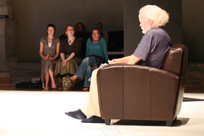 旅行箱,商务洽谈,会议,人物特写,观众01