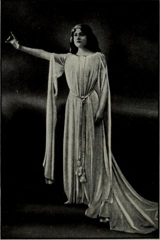 图片来自“歌剧维克多拉之书：一百二十个歌剧的故事，其中有一百二百个插图和一百二十个维克多歌剧记录的描述”（1917年）