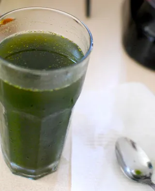 玻璃杯,饮料/饮品,饮料,杯子,咖啡,绿色饮料