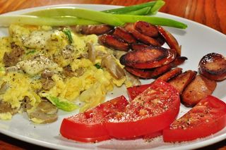 披萨,海鲜饭,西班牙杂烩菜饭,早午餐,番茄炒鸡蛋,嗯...安杜耶香肠