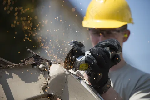 水龙头,皂液器,呼吸机,饮料,旋塞阀,修复损坏的横梁