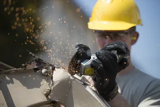 水龙头,皂液器,呼吸机,饮料,旋塞阀,修复损坏的横梁