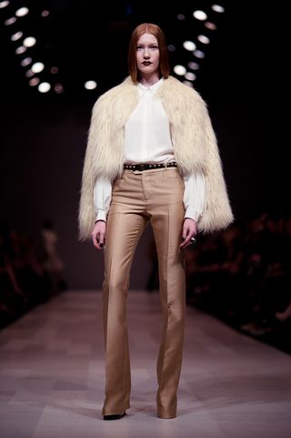 美女,人物特写,女孩,合照,屏幕截图,粉红格子呢-世界万事达卡时装周–大卫·佩考特广场的帐篷– 2012年3月15日