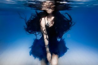 深蓝色天堂6英尺以下