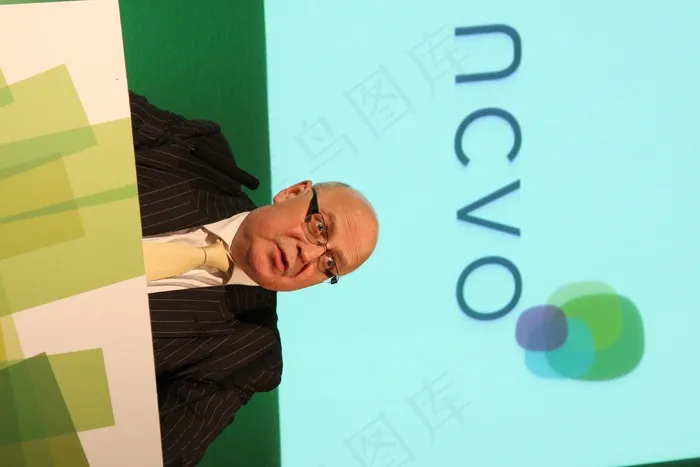 斯图尔特·埃瑟灵顿爵士