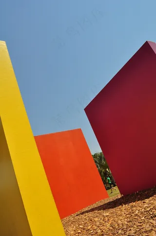 剧院/博物馆/礼堂,柜子,竹制凉席,宣传册封面,墙,Inhotim