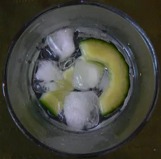 汤圆,馒头,鱼丸汤,元宵汤圆,叶儿耙,杜松子酒和补品