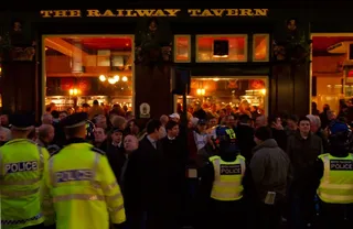 切尔西球迷，伦敦市铁路小酒馆