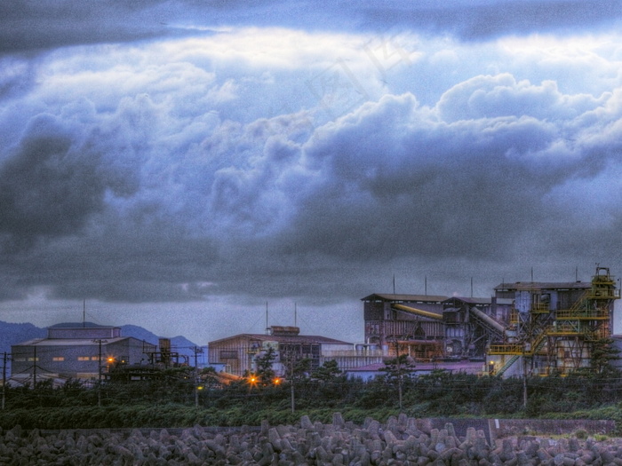 Plants_and_cloud_after_台风（HDR）