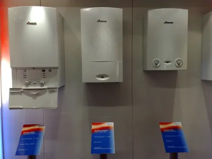 热水器,柜子,壁挂炉,开关面板,门,高效锅炉