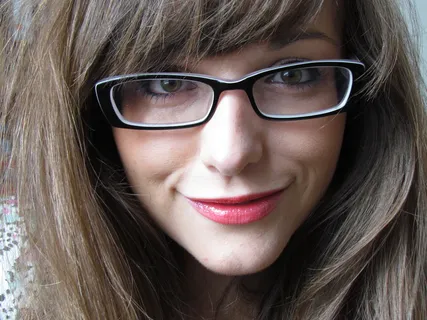 眼镜,头发,美女,人物特写,秀发,Glasses Direct的国际化镜架