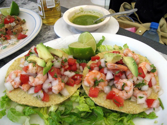 菜肴,盘子,碗,脆玉米饼,蔬菜沙拉,Tostadas de Camaron