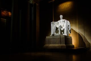 雕像,工艺品,兵马俑,台灯,商店商场,林肯在晚上