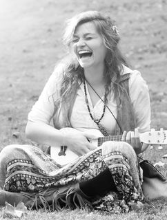 人物特写,巨蟒,工笔画,美女,女孩,考特尼黑白