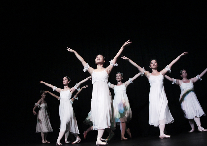 人物活动,卡通动漫人物,现代舞,云门舞集,群舞,切尔西芭蕾舞表演