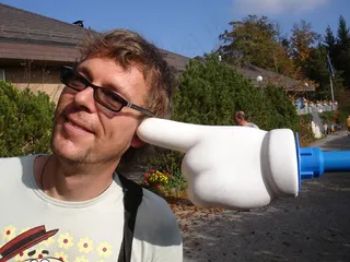 扩音器,人物特写,马桶,吹风机,美女,如何清洁耳朵