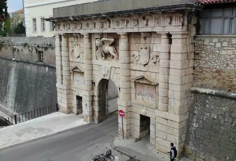 历史遗迹,中式传统建筑,建筑,街道,墓门,扎达尔