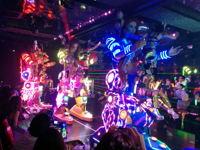 酒吧,街道,彩灯装饰,都市夜景,灯,日本东京新宿机器人餐厅1号装饰