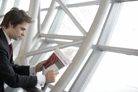 窗,雨刷,电梯,天棚,彩绘玻璃,布鲁塞尔机场商人（c）koenbroos