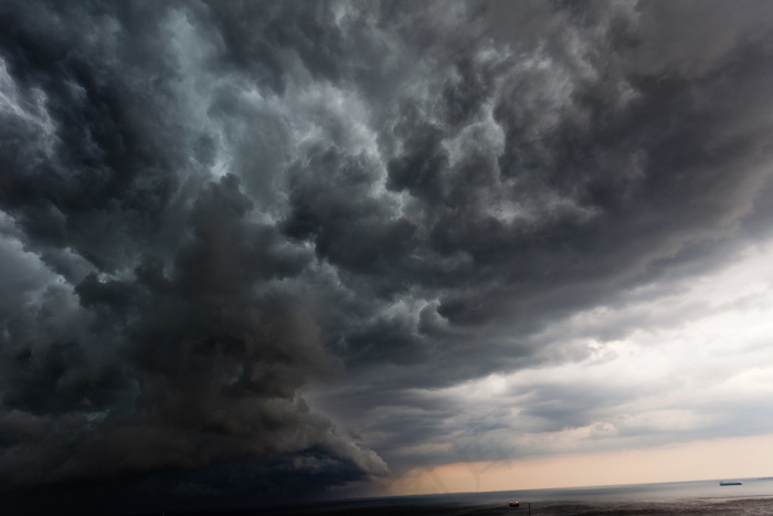 Ciemne chmury nadGdynią