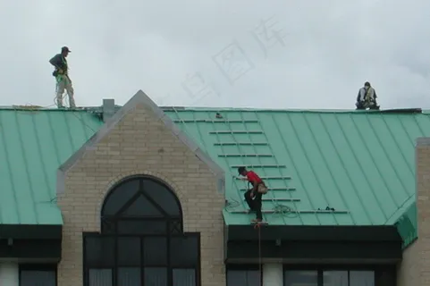 建筑,剧院/博物馆/礼堂,太阳能板,狗房,躺椅,屋顶工 建筑,剧院/博物馆/礼堂,太阳能板,狗房,躺椅,屋顶工