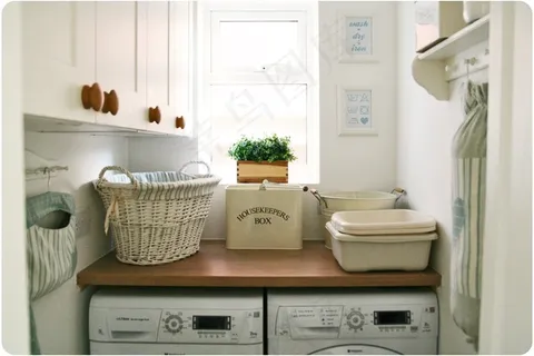 厨房,沙发,橱柜,卫生间,浴室柜,洗衣房