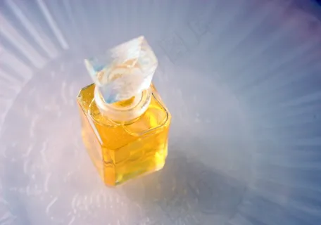 羽毛香水油：莎乐美