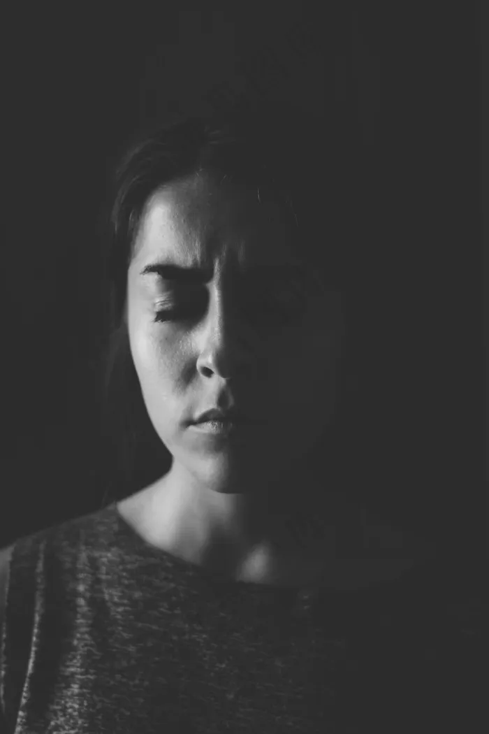 黑色桌面,时装T台,小窝,美女,头发,头痛