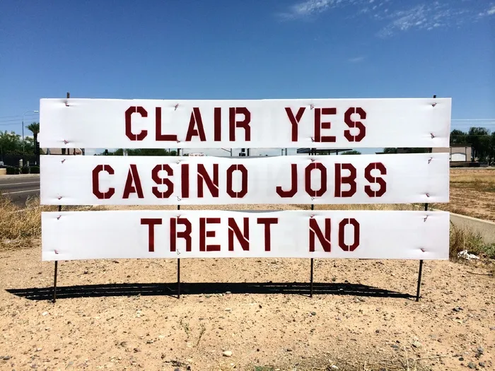 广告墙,商品标签,广告牌,,是工作否