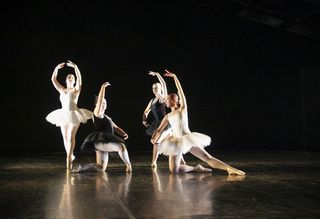 人物活动,芭蕾舞演员,工艺品,卡通动漫人物,现代舞,切尔西芭蕾舞表演2014