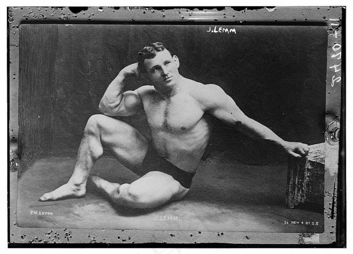[J. Lemm，重型摔跤手]（LOC）