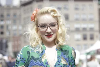 美女,女人,人物特写,卡通动漫人物,欧美明星,年轻女子在强烈的阳光下