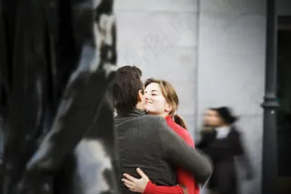 屏幕截图,合照,电视机,美女,雕塑之爱