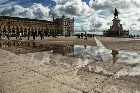建筑,寺塔,江河,宫殿,葡萄牙,Les Nuages Sont dans la Place