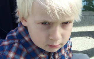 格子衣,人物特写,美女,女人,婴儿餐桌,生气的孩子