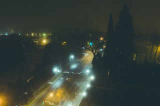 都市夜景,轿车,街灯,放礼花,灯,慢慢消失。