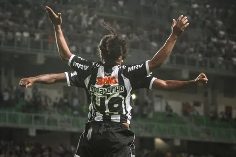 足球运动,曲棍球,皇马队,NBA,自行车,Atléticox Figueirense 06.10.2012 足球运动,曲棍球,皇马队,NBA,自行车,Atléticox Figueirense 06.10.2012