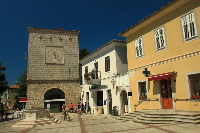 街道,居民楼,地板砖,轿车,墙,克尔克