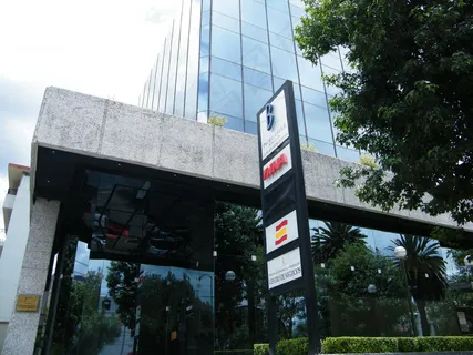 轿车,建筑,居民楼,树,门,墨西哥殖民地Polanco en la Ciudad