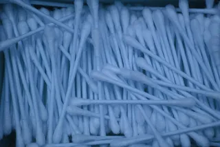 牙刷/牙线,电线,地板砖,墙,绳子,棉签