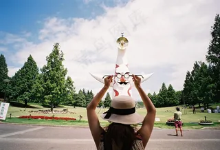 太阳の塔とひげめがね