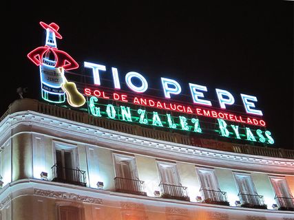 沿街店面,建筑,城市夜景照明,灯,El Letrero Renovado